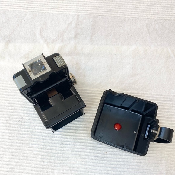 Vintage 50s Kodak Brownie Hawkeye Camera - Picture 10 of 14